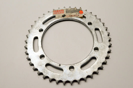 OEM Yamaha 36Y-25442-20-00 Driven Sprocket 42T NOS