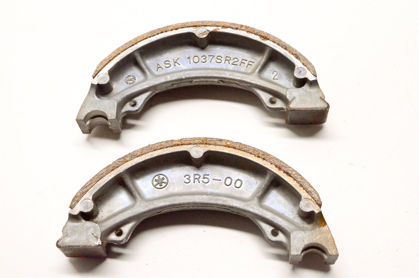 OEM Yamaha 3R5-W2535-00-00 Brake Shoe Kit NOS