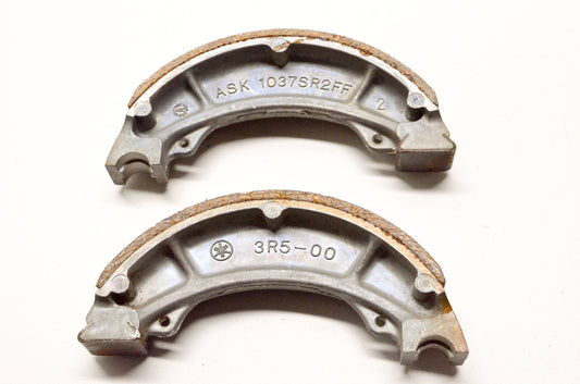 OEM Yamaha 3R5-W2535-00-00 Brake Shoe Kit NOS