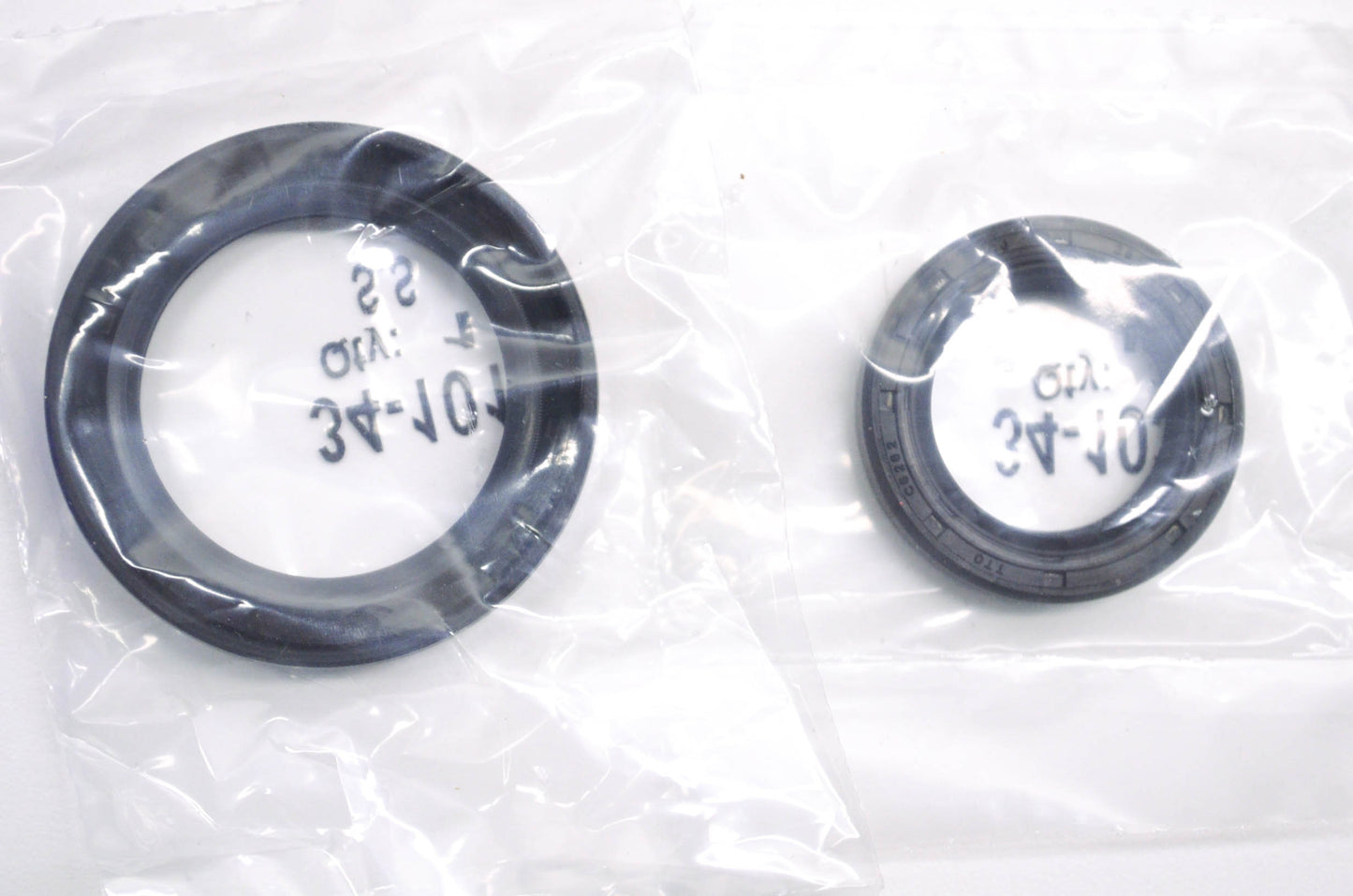 Suzuki Crank Shaft Seal Kit NOS