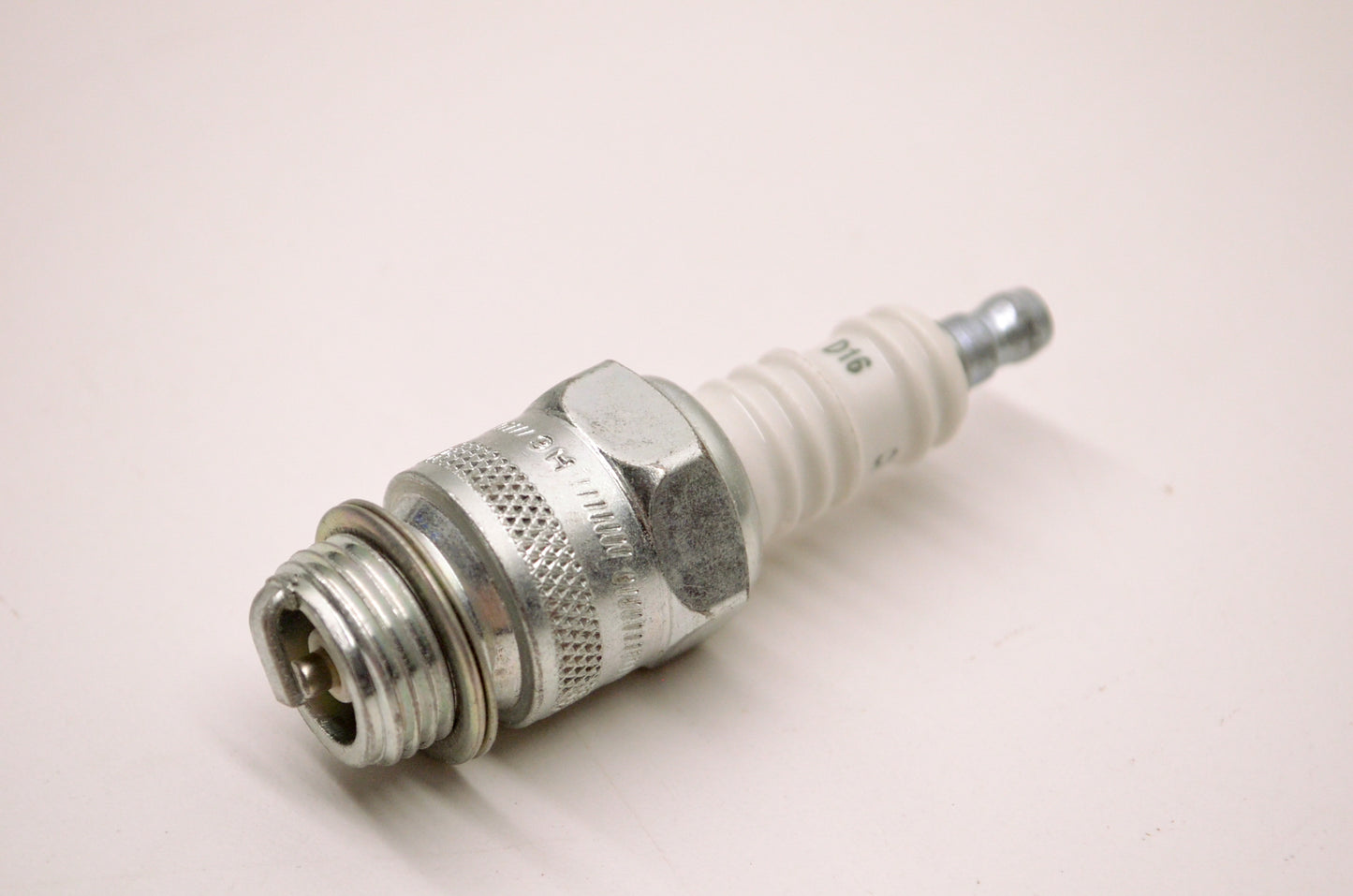 Champion 516, D16 Spark Plug NOS