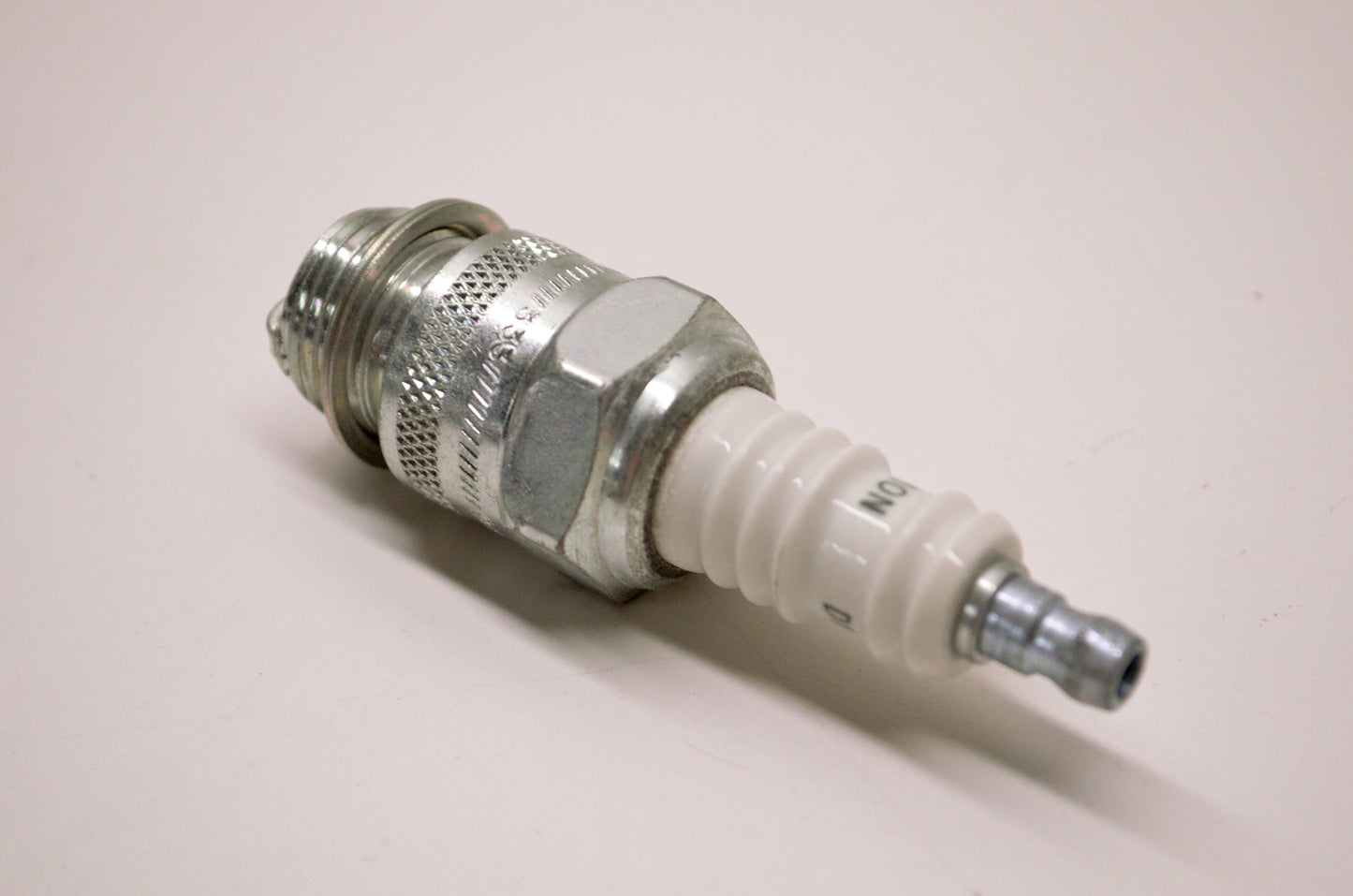 Champion 516, D16 Spark Plug NOS