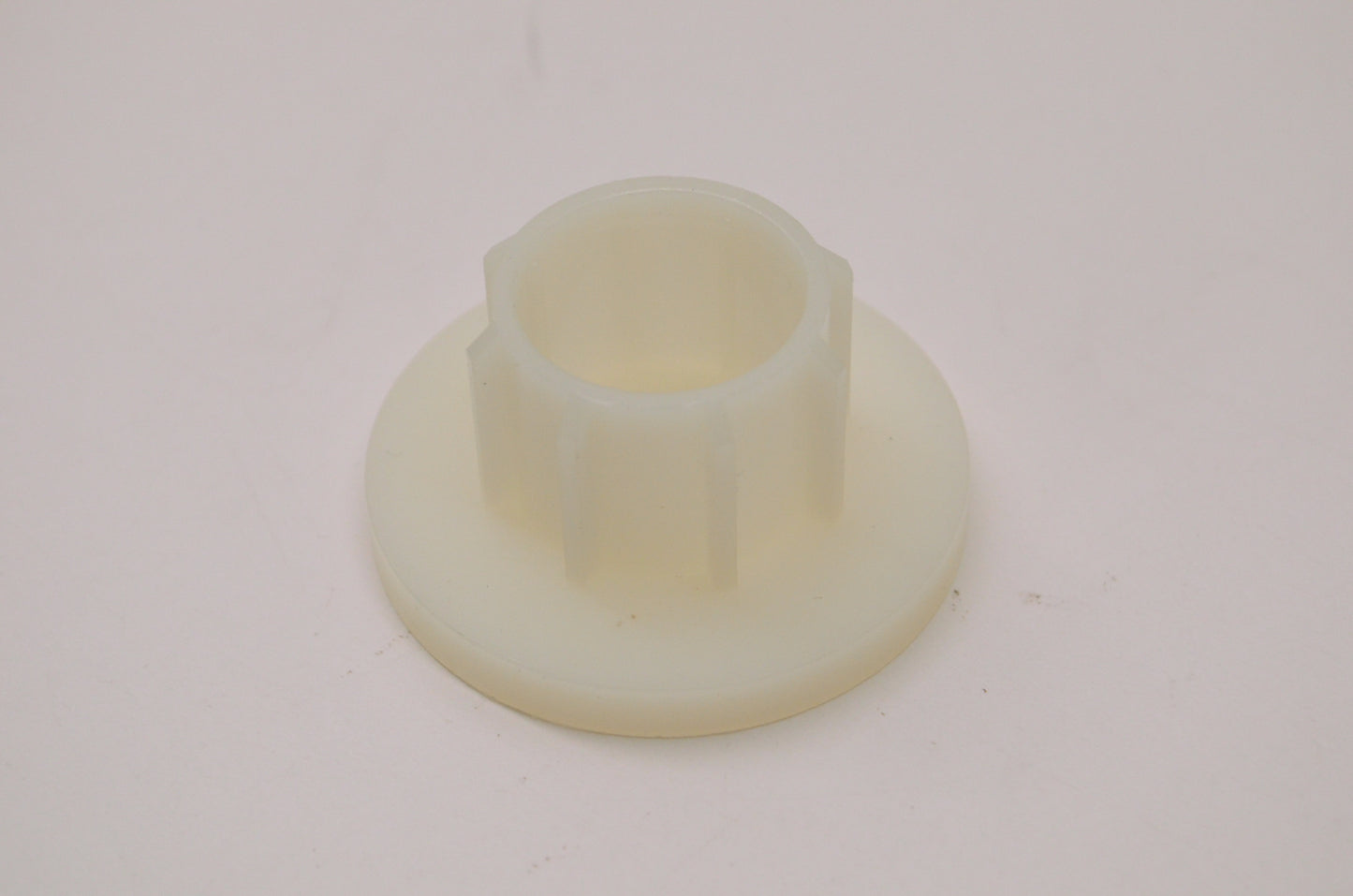 OEM Briggs & Stratton 7023447YP Spacer NOS