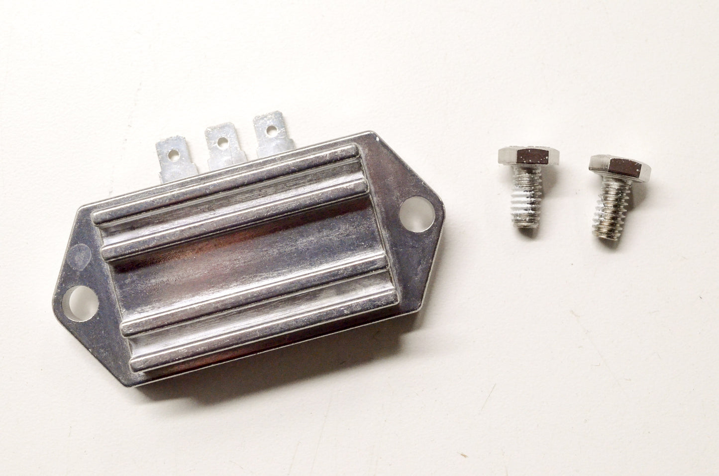 Voltage Regulator NOS