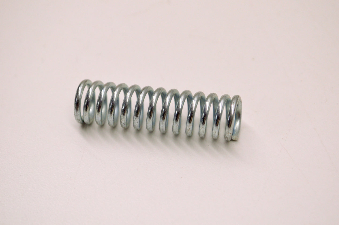 OEM Briggs & Stratton 7012093YP V21 Spring NOS