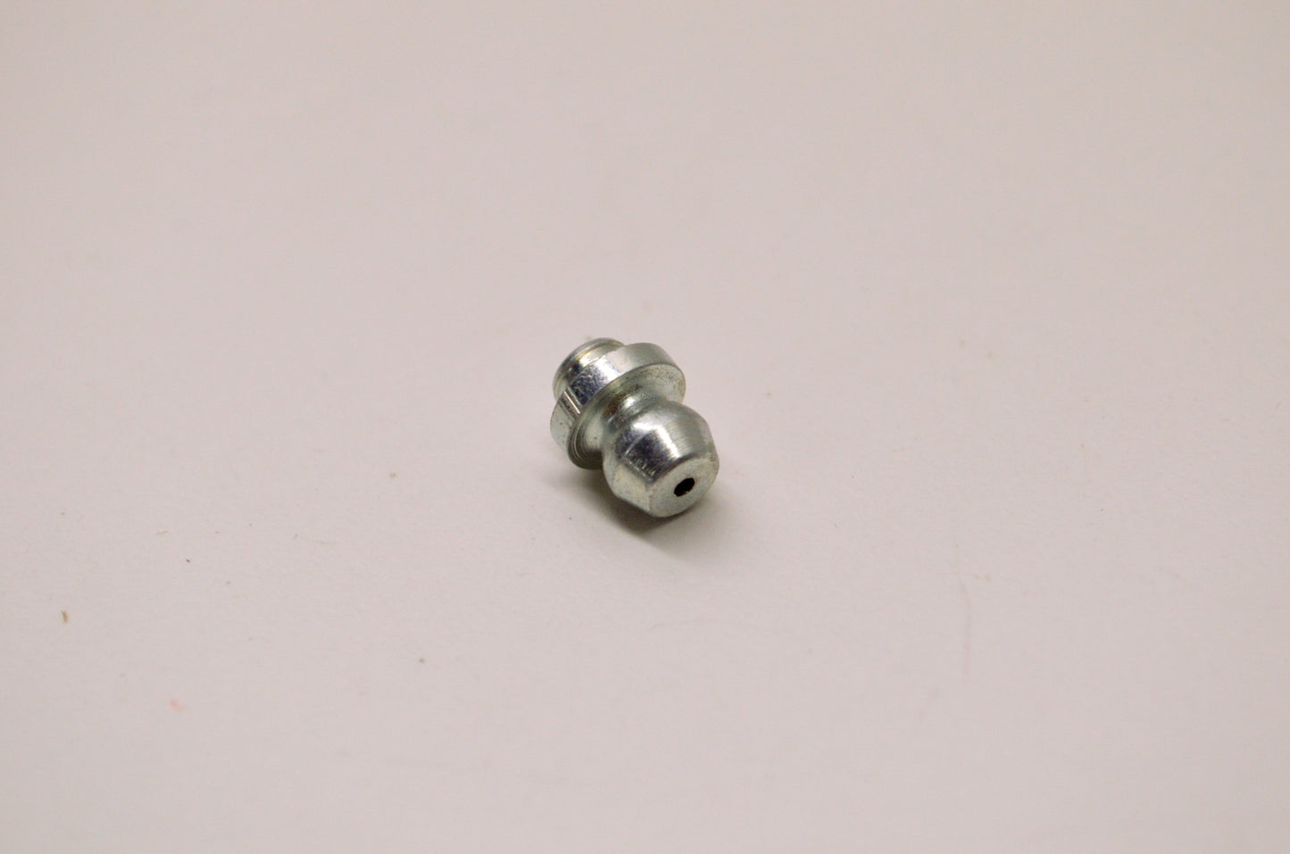 OEM Briggs & Stratton 7014871SM 3/16 Lube Fitting NOS