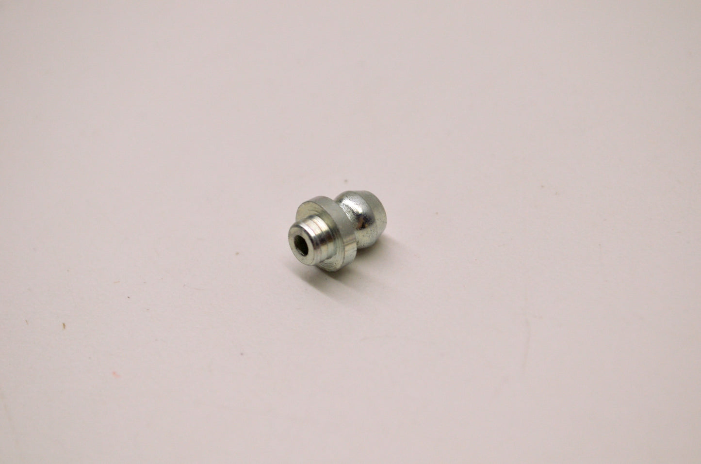 OEM Briggs & Stratton 7014871SM 3/16 Lube Fitting NOS