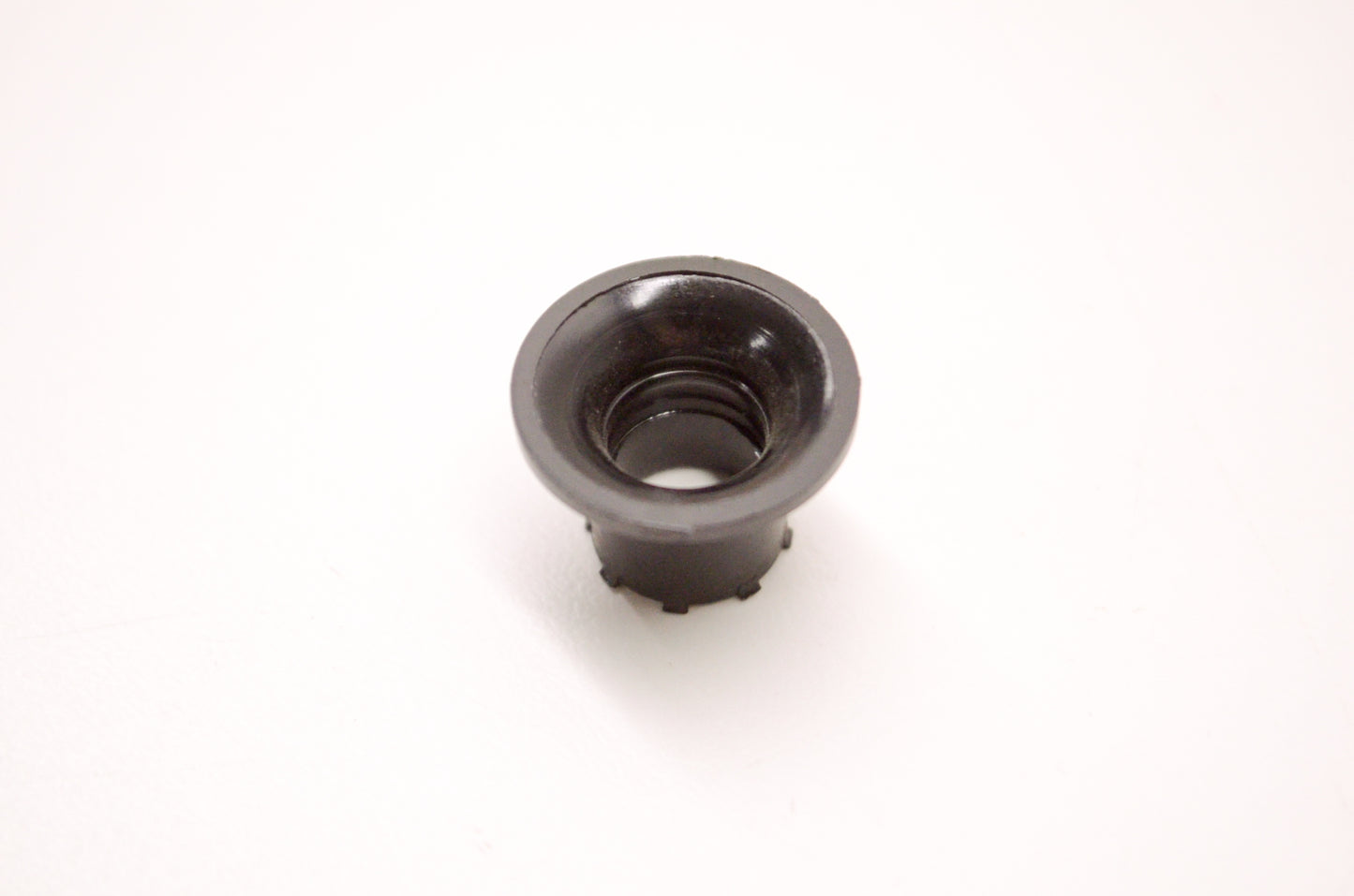 OEM Briggs & Stratton 7014681YP Bushing Black NOS