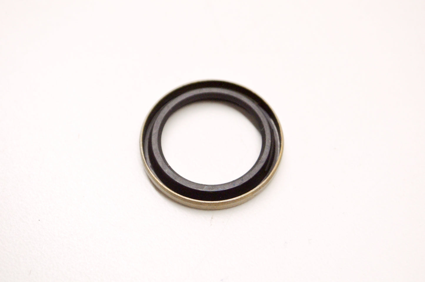 OEM Briggs & Stratton 7015136YP Oil Seal NOS