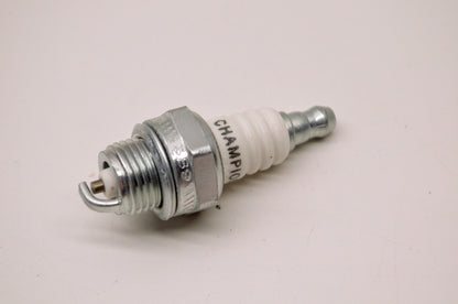 Champion 852, RCJ6Y Spark Plug NOS