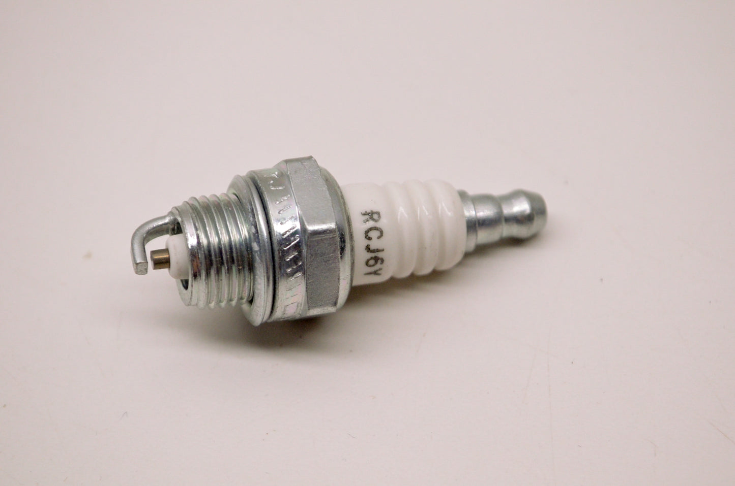 Champion 852, RCJ6Y Spark Plug NOS