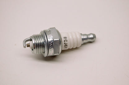 Champion 852, RCJ6Y Spark Plug NOS