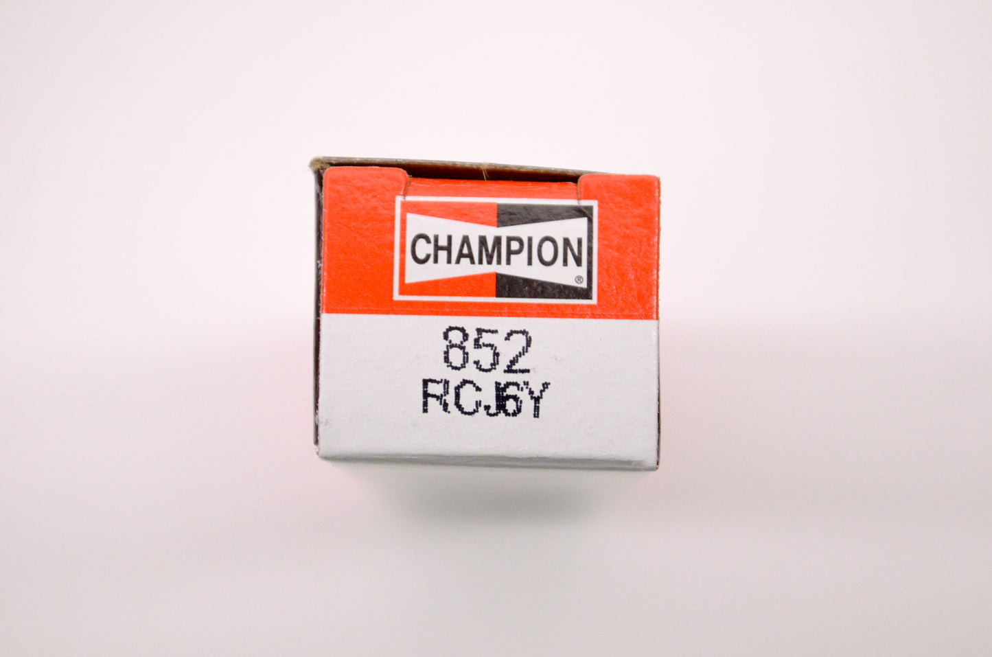Champion 852, RCJ6Y Spark Plug NOS
