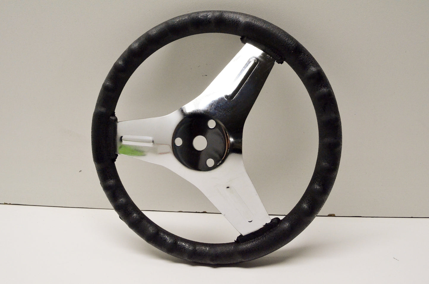 Prime Line 7-09000 10" Steering Wheel NOS