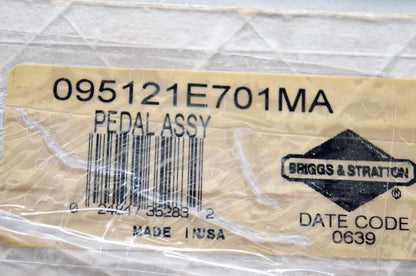 OEM Briggs & Stratton 095121E701MA Pedal Assembly NOS