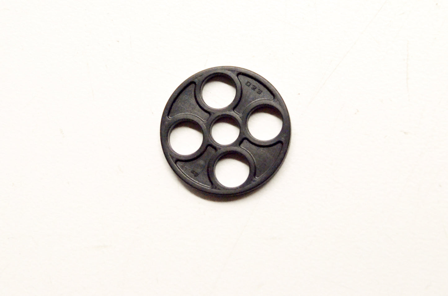 OEM Yamaha 3H3-24523-00-00 Valve NOS