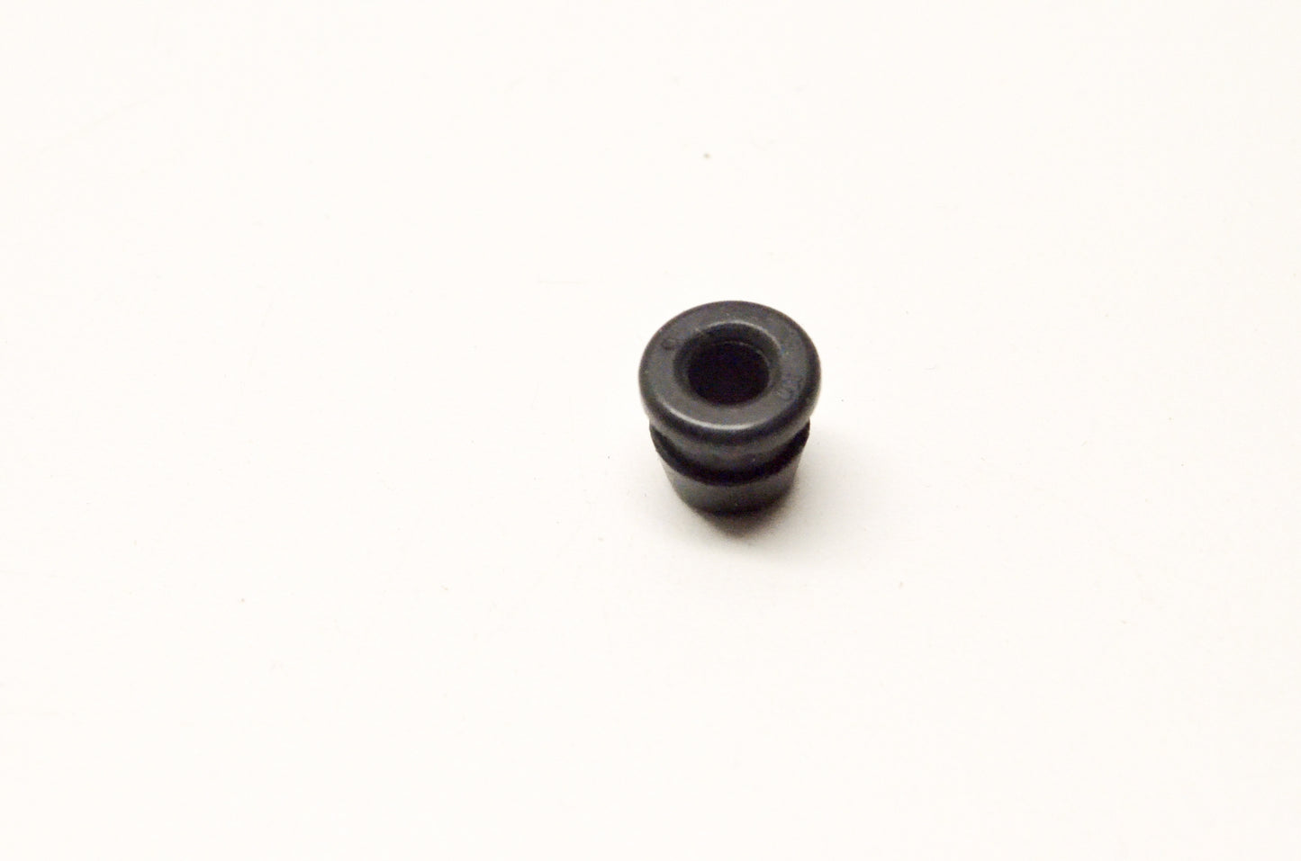 OEM Echo V137000010 Grommet NOS
