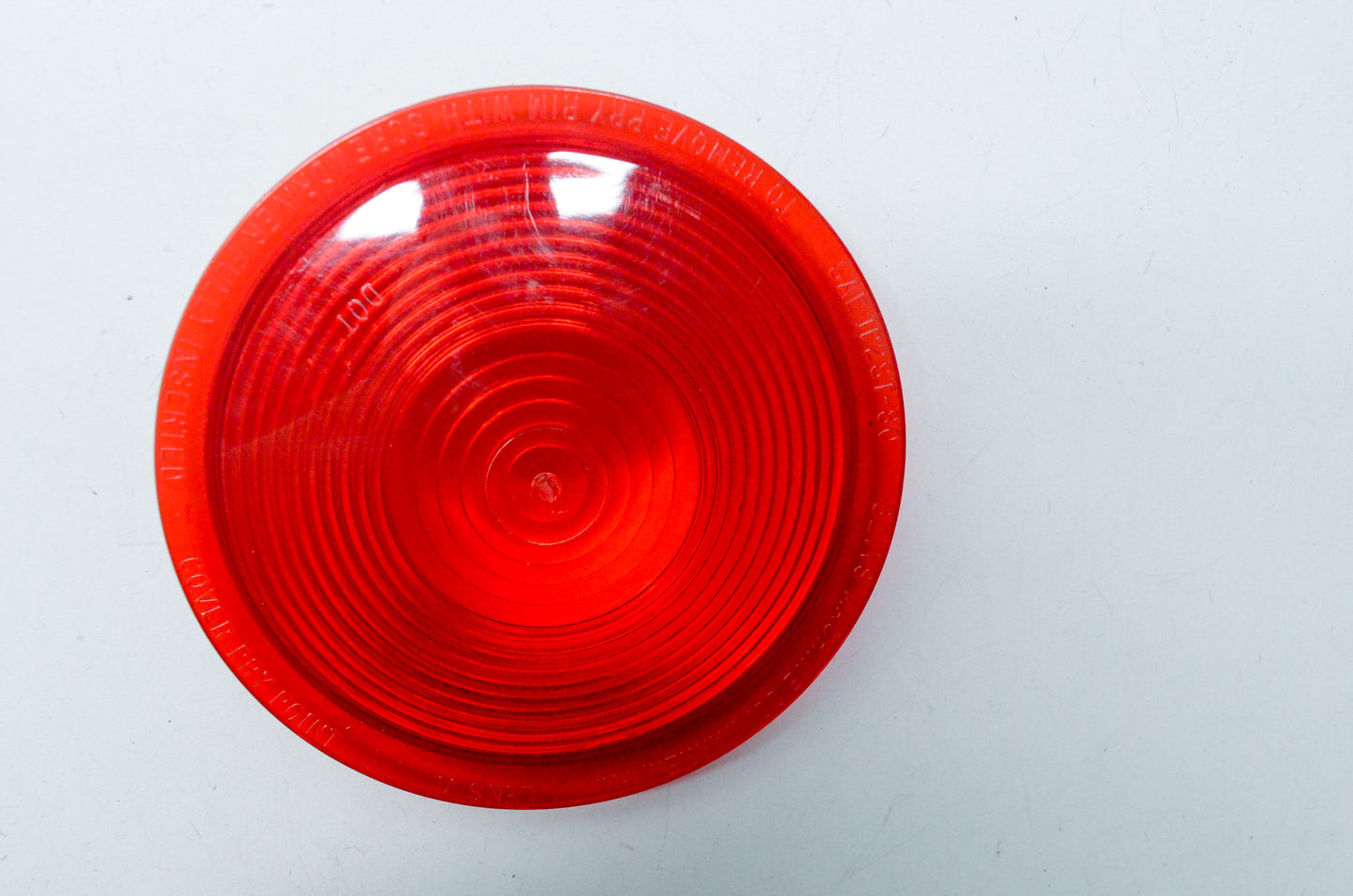 Betts 71 Red Lens SAE-IP2ST-80 NOS