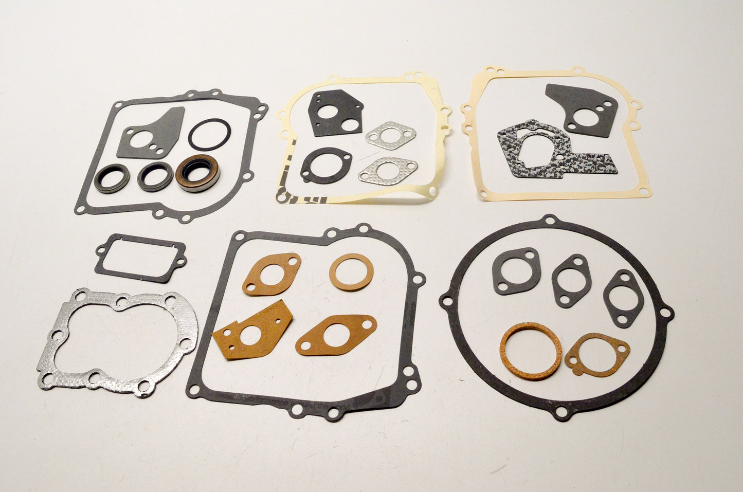 OEM Briggs & Stratton 495602 Gasket Kit NOS
