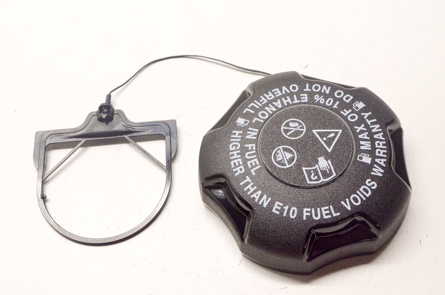Hustler 603807 Ratcheting Fuel Tank Gas Cap NOS