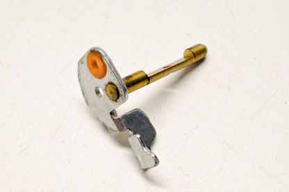 OEM Briggs & Stratton 493267 Throttle Shaft NOS