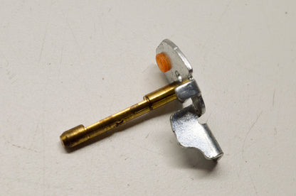 OEM Briggs & Stratton 493267 Throttle Shaft NOS