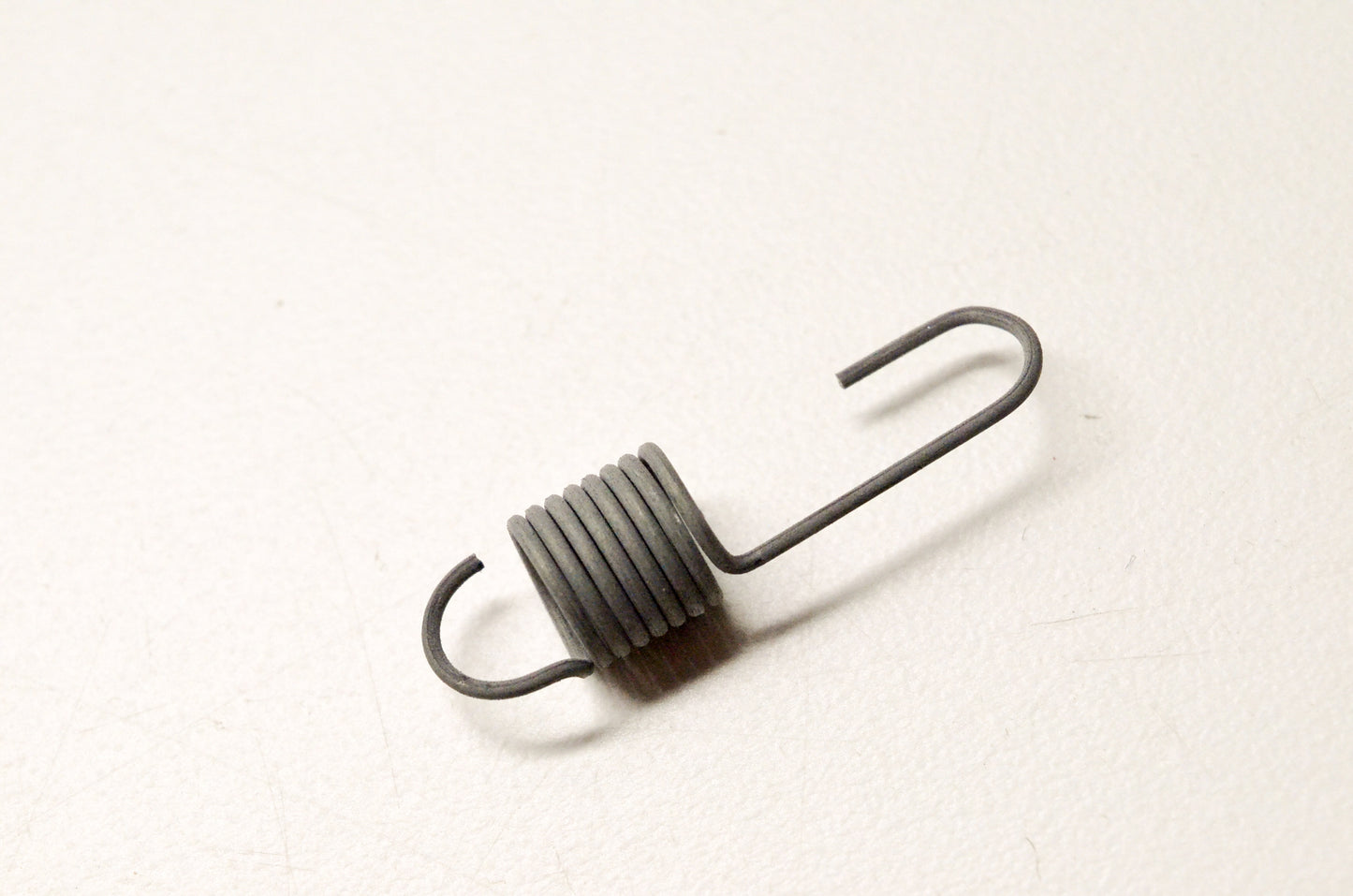 OEM Briggs & Stratton 261563 Governor Idler Spring NOS