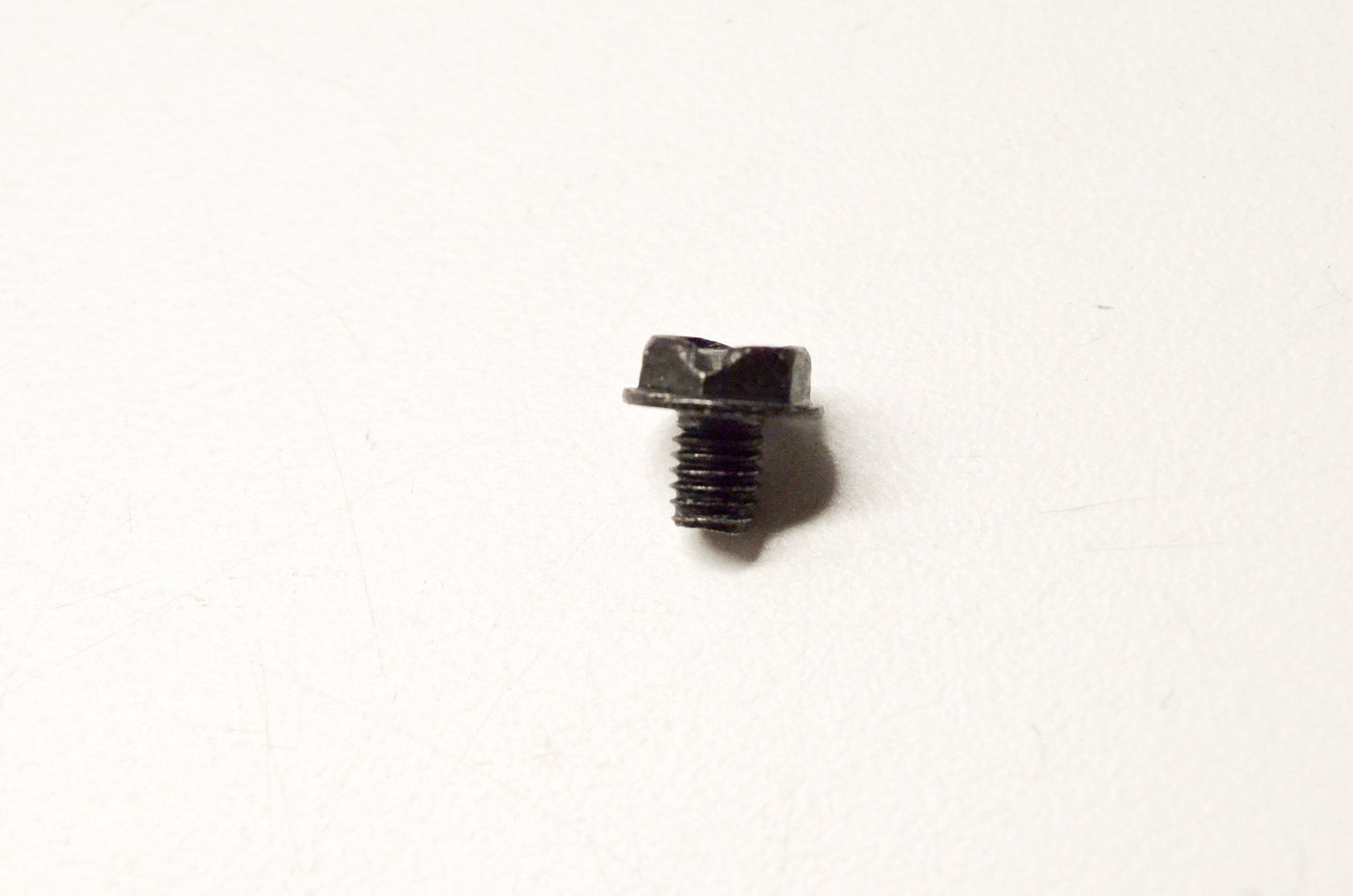 OEM Briggs & Stratton 704061 Hex Screw 10-32 x .25 NOS
