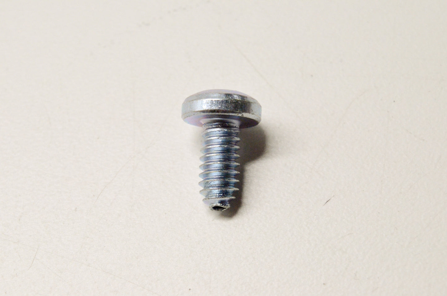 OEM Briggs & Stratton 703961 Screw 1/4-20 x .550 NOS