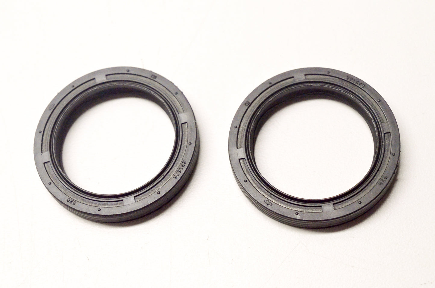 OEM Briggs & Stratton 291675S Oil Seal Qty 2 NOS