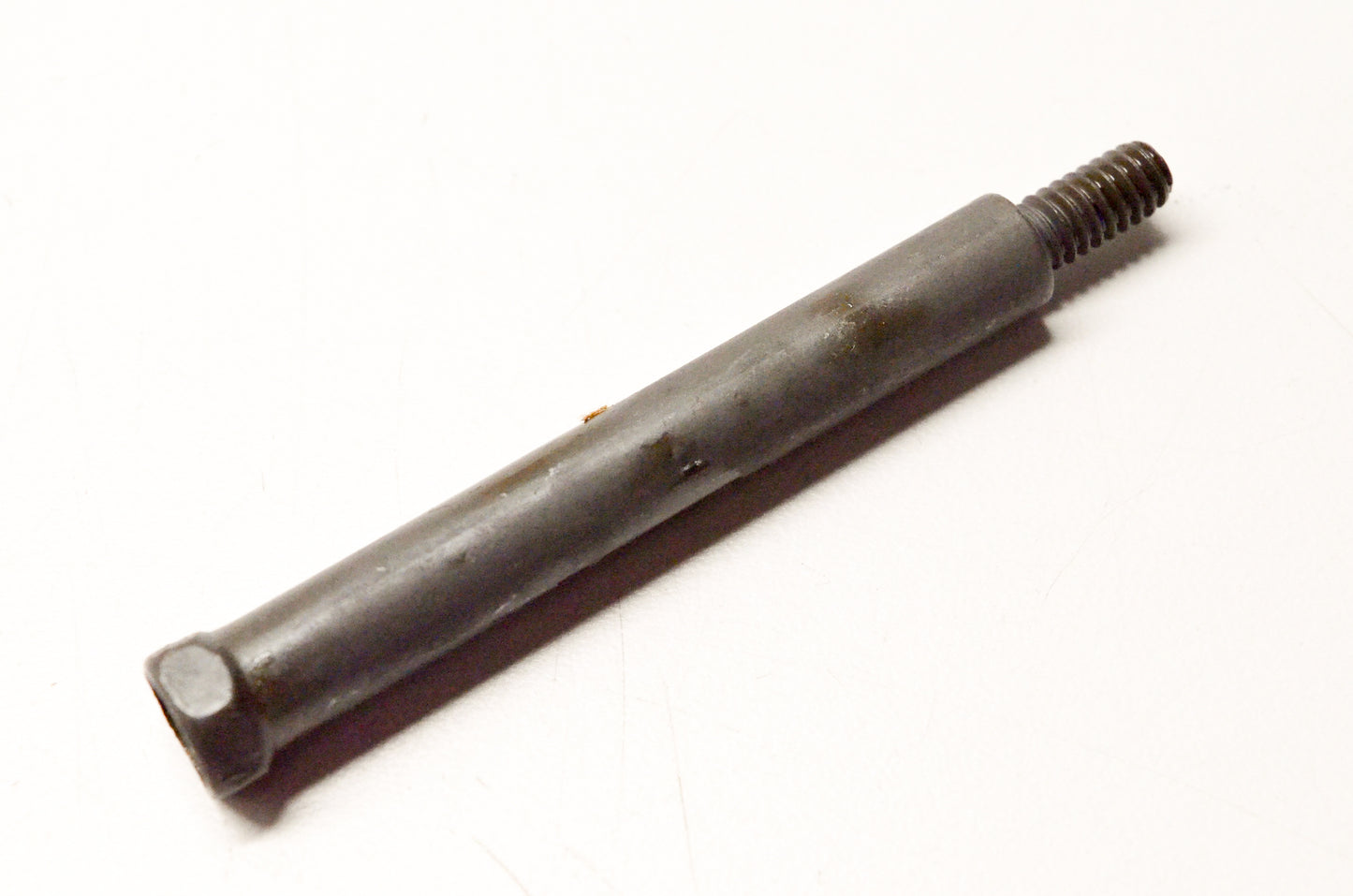 OEM Briggs & Stratton 691632 Shoulder Screw NOS