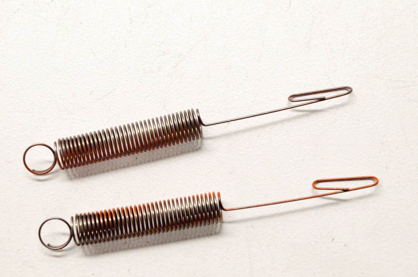 OEM Briggs & Stratton 262760 Governor Spring Qty 2 NOS
