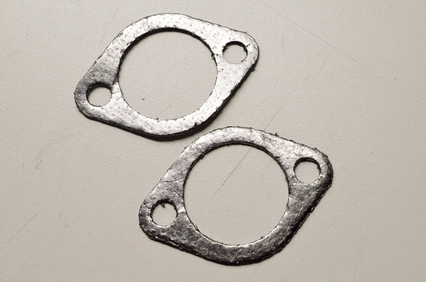 OEM Briggs & Stratton 692236 Exhaust Gasket Qty 2 NOS