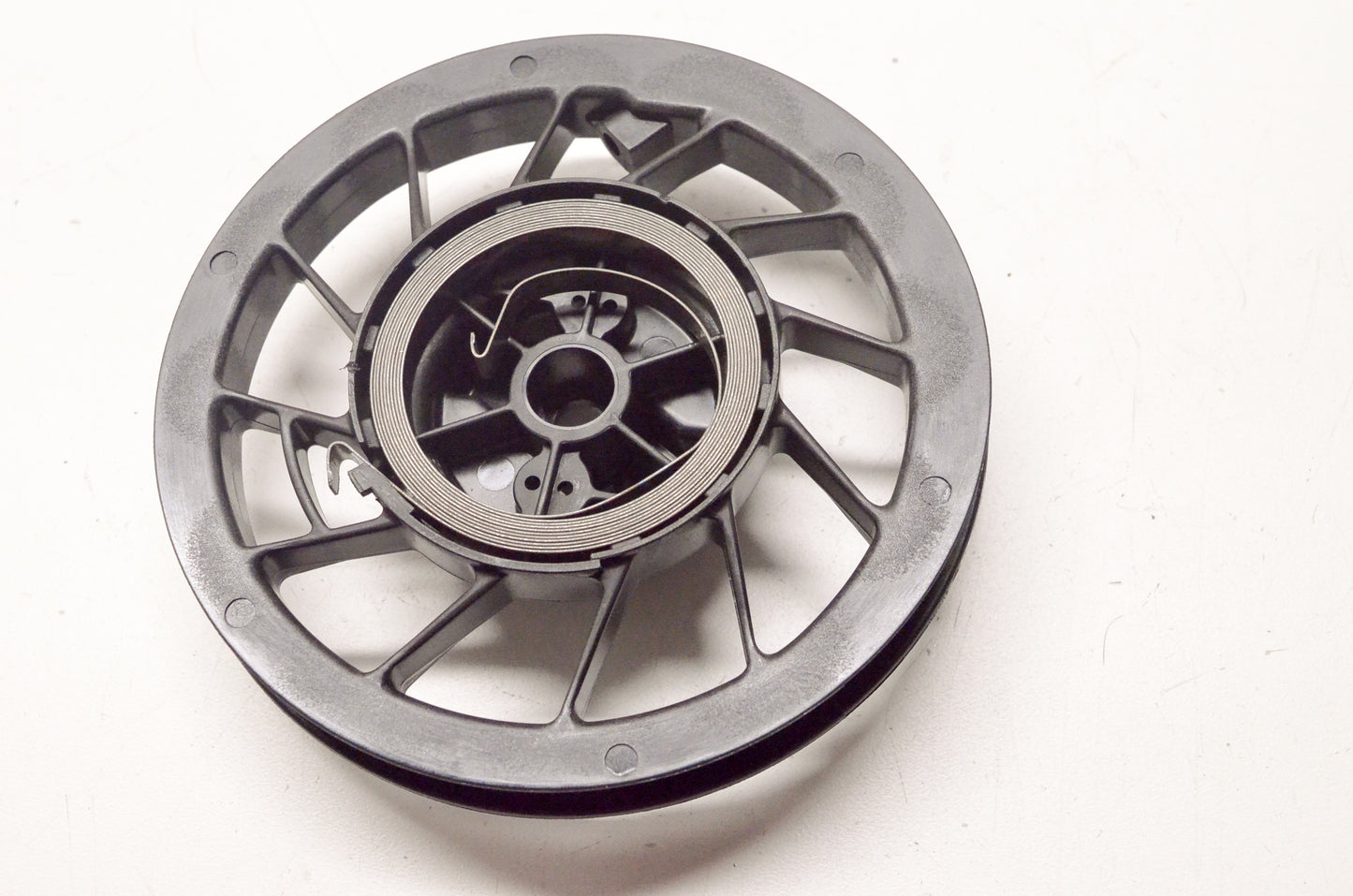 OEM Briggs & Stratton 498144 Recoil Starter Pulley & Spring NOS