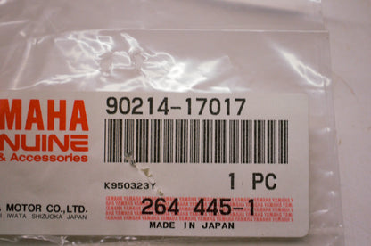 OEM Yamaha 90214-17017-00 Claw Washer NOS