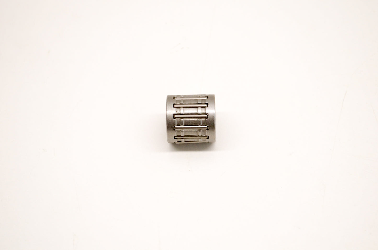 New OEM Yamaha 93310-216L2-00 Wrist Pin Bearing Cylinder #10 NOS