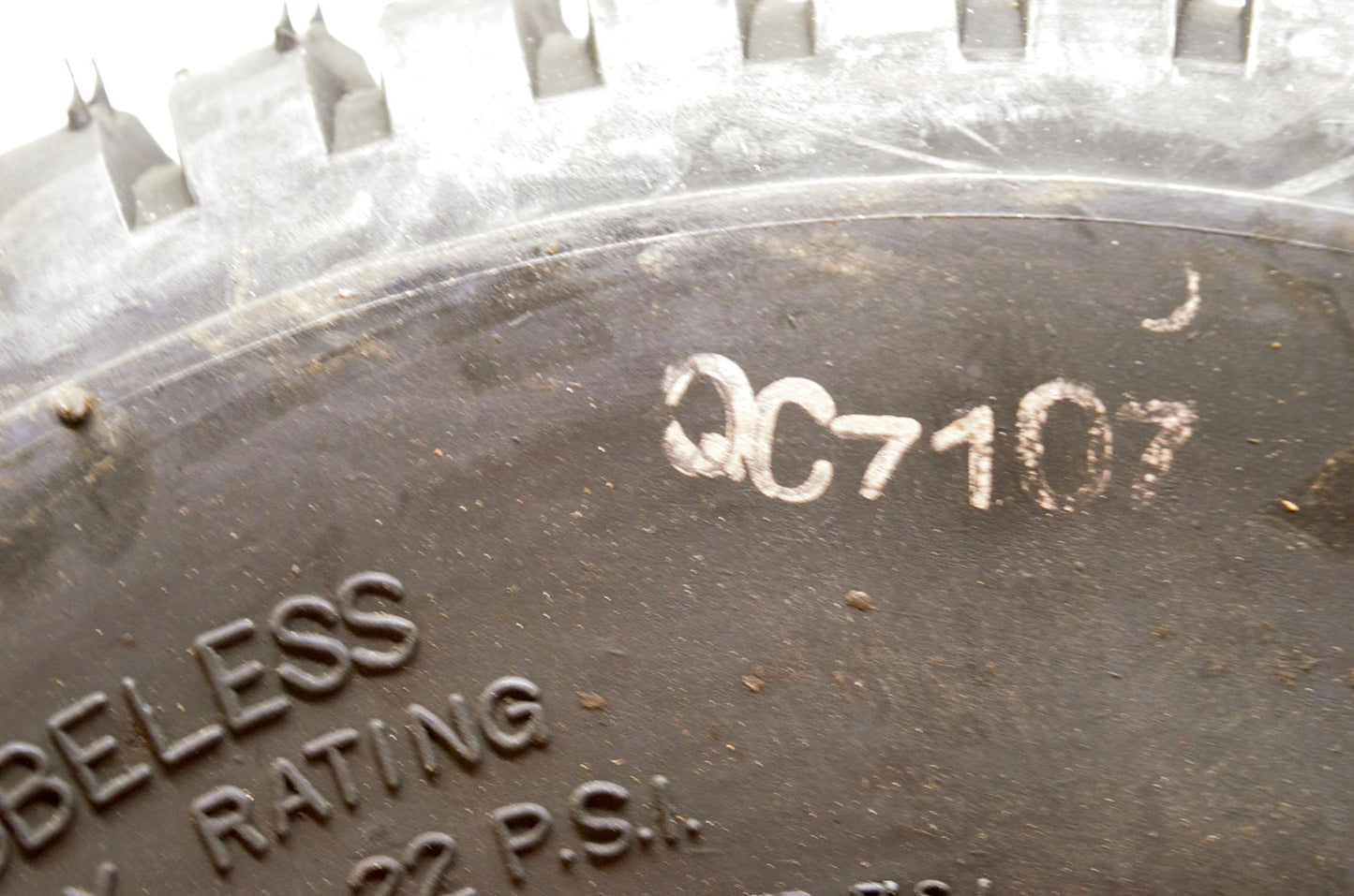 Carlisle 5110271 11x4.00-4 Turf Saver Lawn Tire NOS