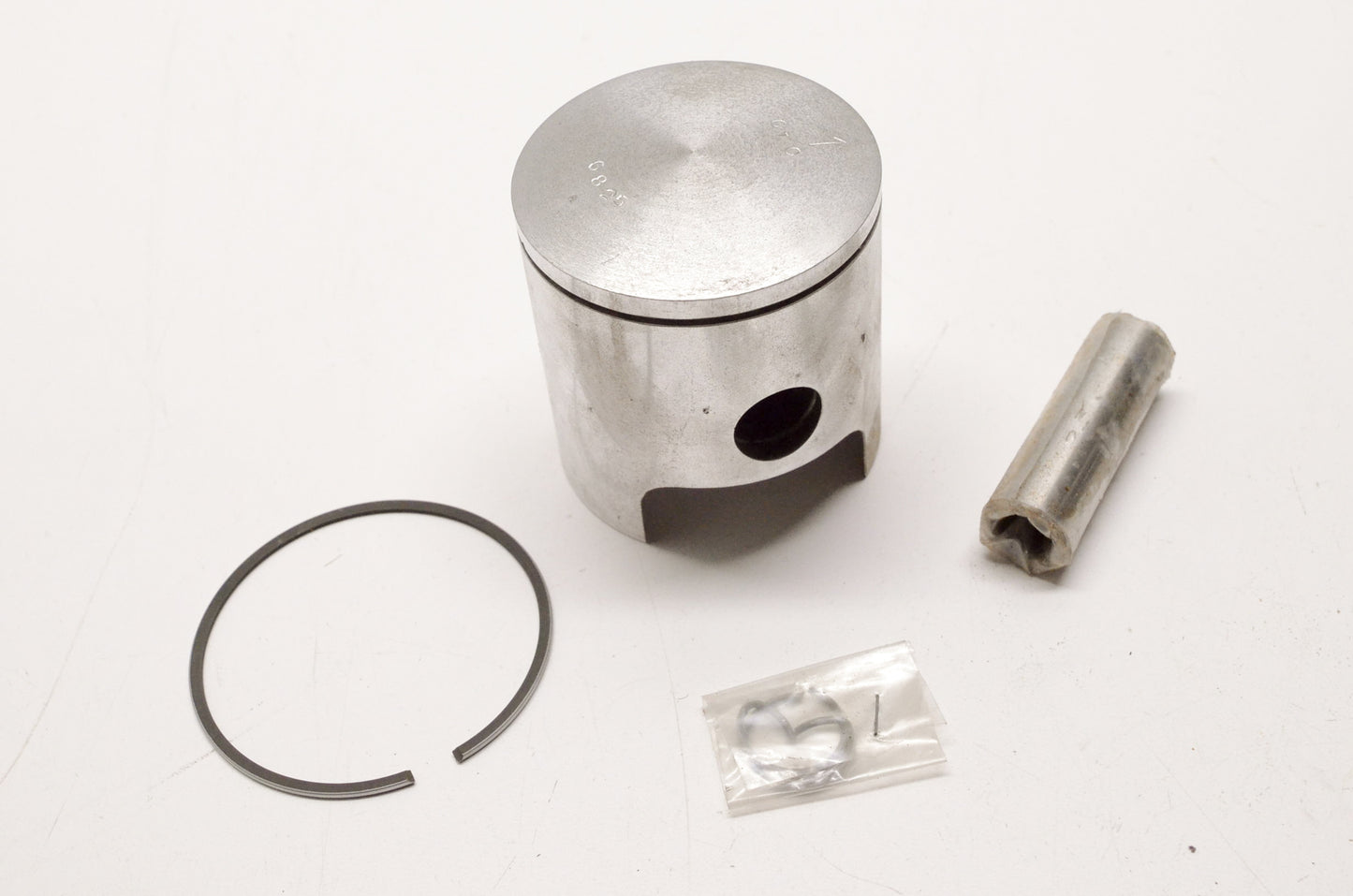 Lemans 09-827-1 .010 Oversized Piston Kit NOS