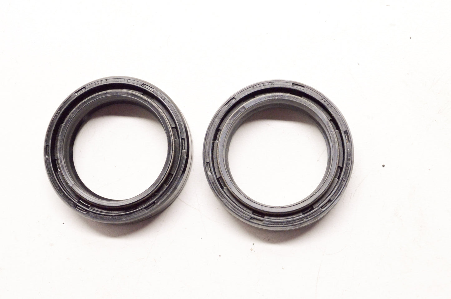 PartsUnlimited 0407-0264 35x48x11 Front Fork Seal Kit NOS