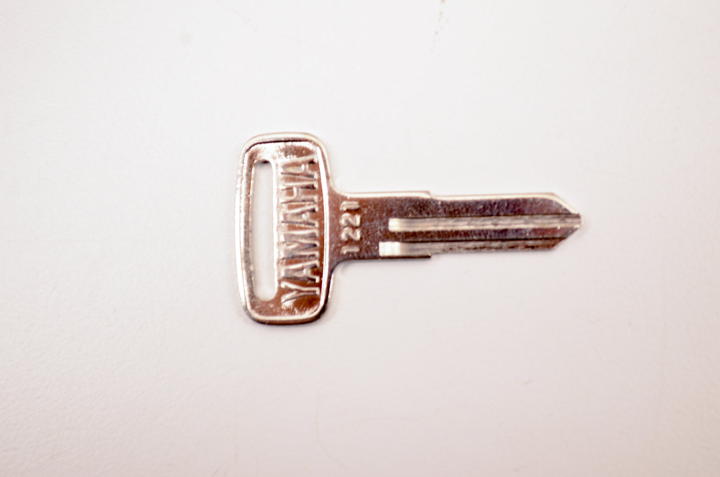 Oem Yamaha 90890-55811-00 Blank Key 1221 Nos