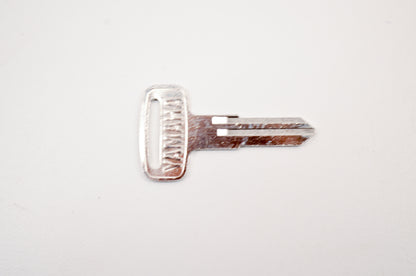 Oem Yamaha 90890-55812-00 Blank Key 1222 Nos