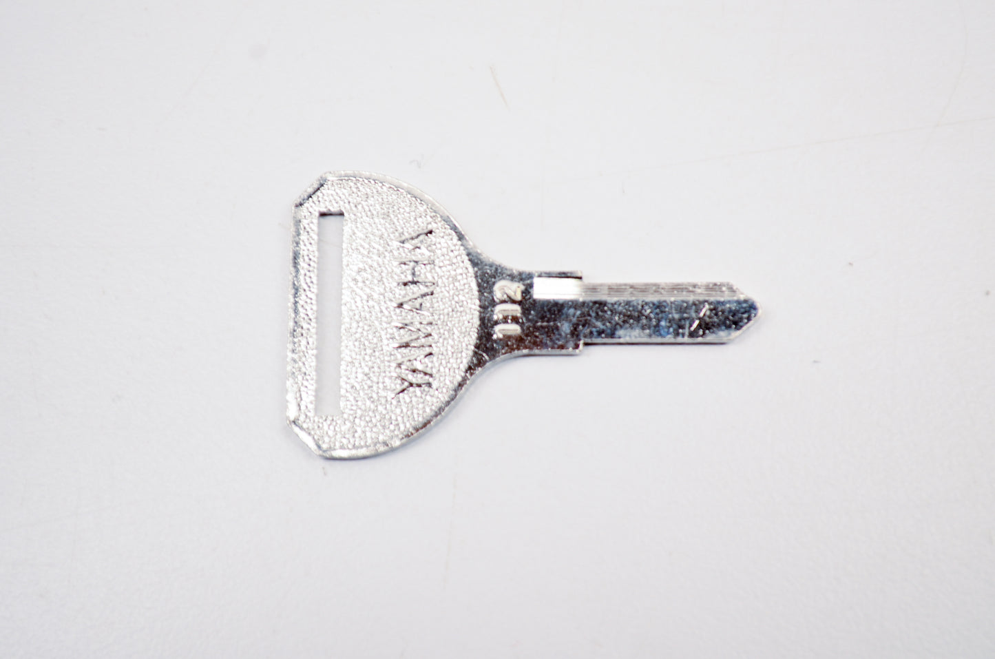 Oem Yamaha 90890-55902-00 Blank Key 122 Nos