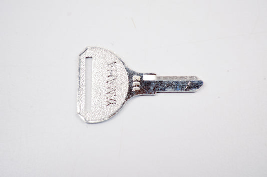Oem Yamaha 90890-55902-00 Blank Key 122 Nos