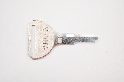 OEM YAMAHA 90890-55922-00 BLANK KEY 812 NOS