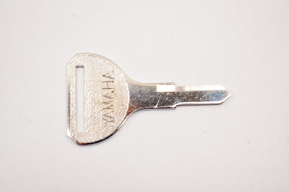 OEM YAMAHA 90890-55922-00 BLANK KEY 812 NOS