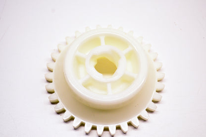OEM Suzuki 18131-40B00 Recoil Pullstart Gear NOS