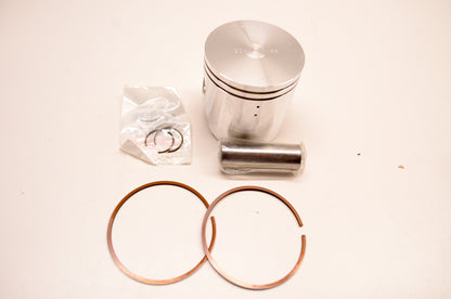 Wiseco 2393PS, 2393M07100, 2795KD Piston & Rings NOS