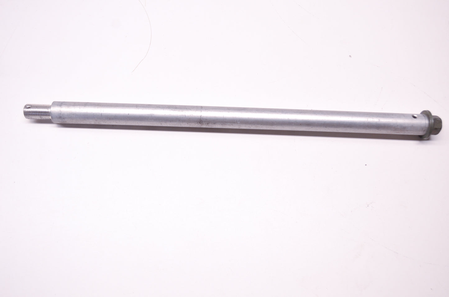 New OEM Yamaha 8L8-47520-02-00 Rear Axle NOS