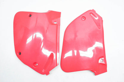 UFO 12-304-32, HO02654067 Side Panel Red Kit NOS