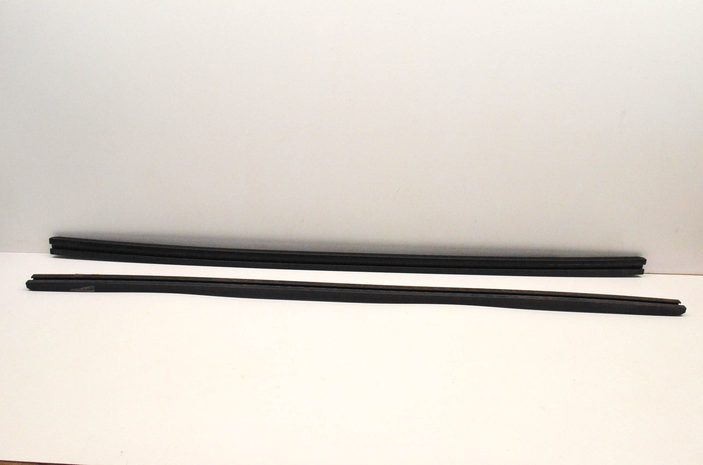 Garland 550-404, 01-52.00-2-01-01 Slide Black Qty 2 NOS